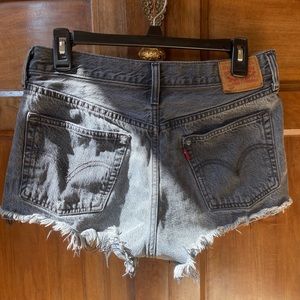 LEVIS JEAN SHORTS